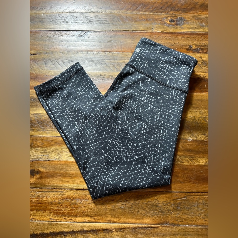 Lululemon Wunder Under Crop leggings